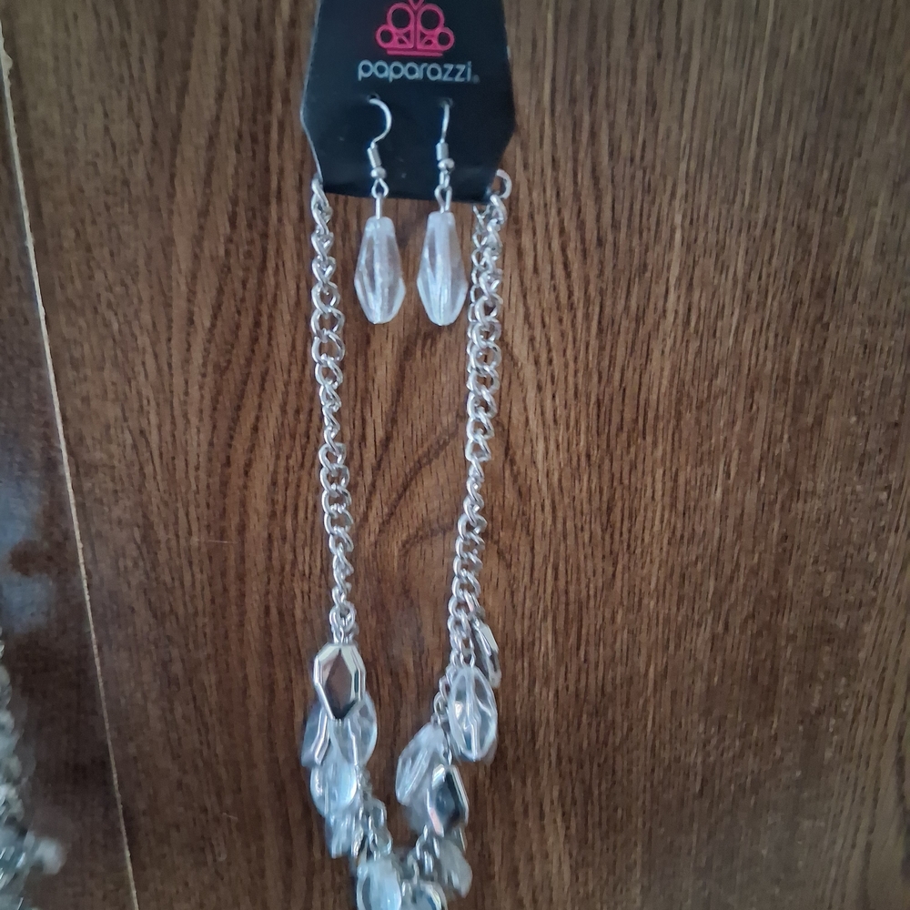 15+ Paparazzi Earring And Necklace Sets - Picture 4 of 16